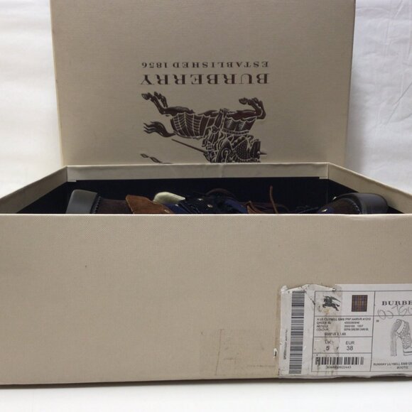 NIB Burberry Burberry Runway Lilybell Emb120 V Cut Bootie - Picture 9 of 10